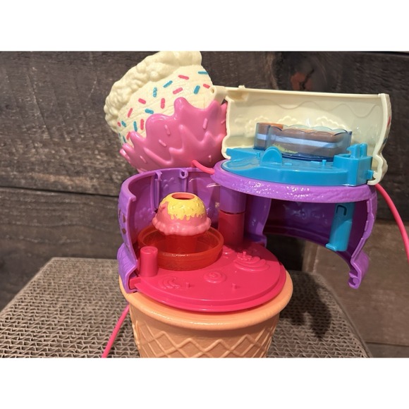 Polly‎ Pocket  Ice Cream, Cone & Tropical Pineapple Purse Compact Playset Mattel - Picture 8 of 8